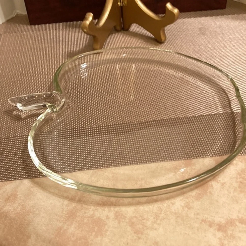 Set of 4 glass apple shaped dessert plates
